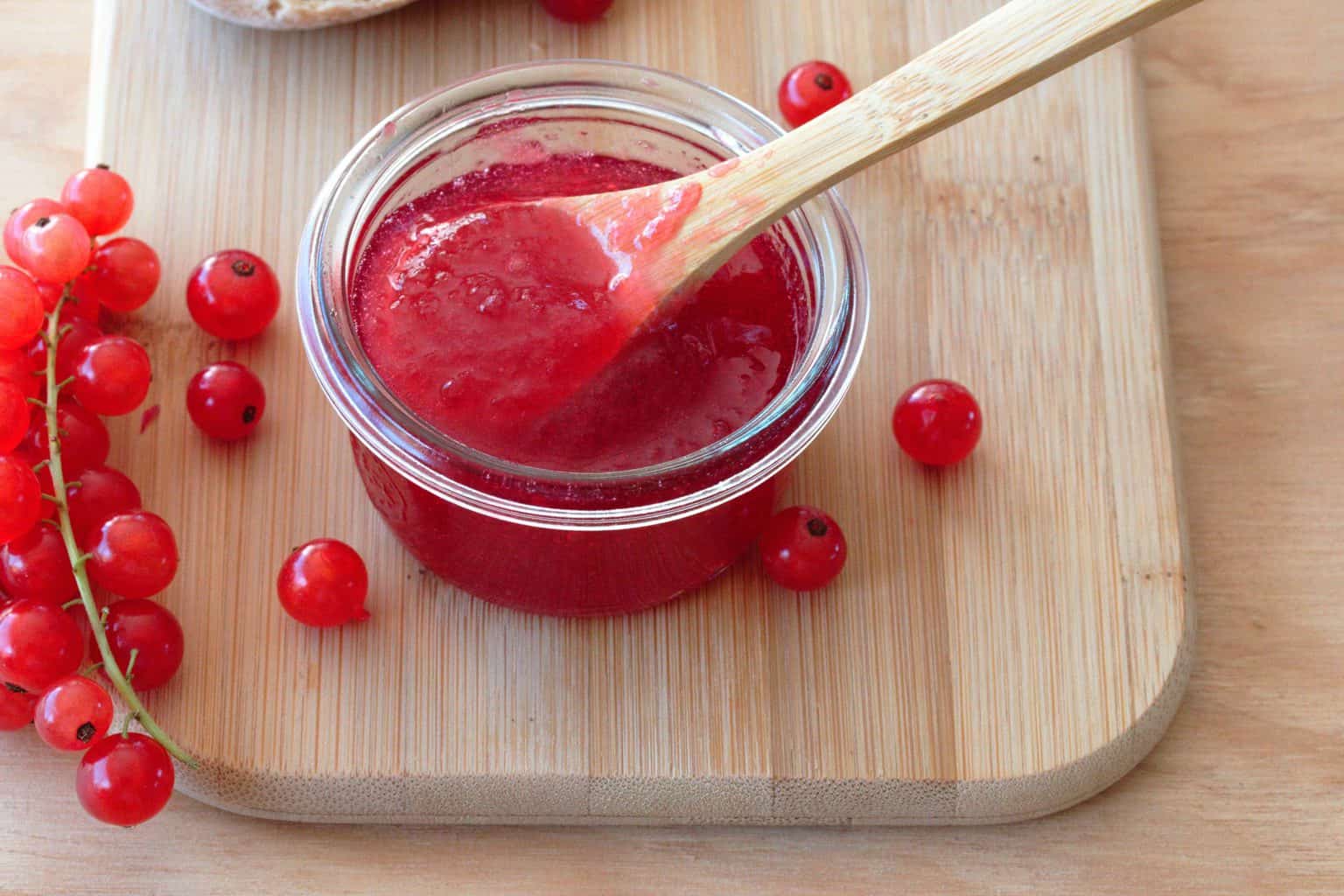 How to make Redcurrant Jam